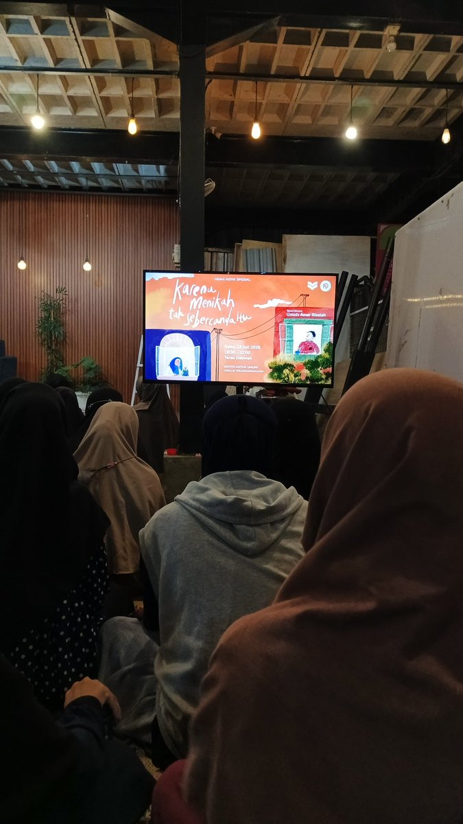 lowsyra's tweet photo. kemarin rabu itu aku jadi kajian guys 🩷 https://t.co/1YO2E5pLEj