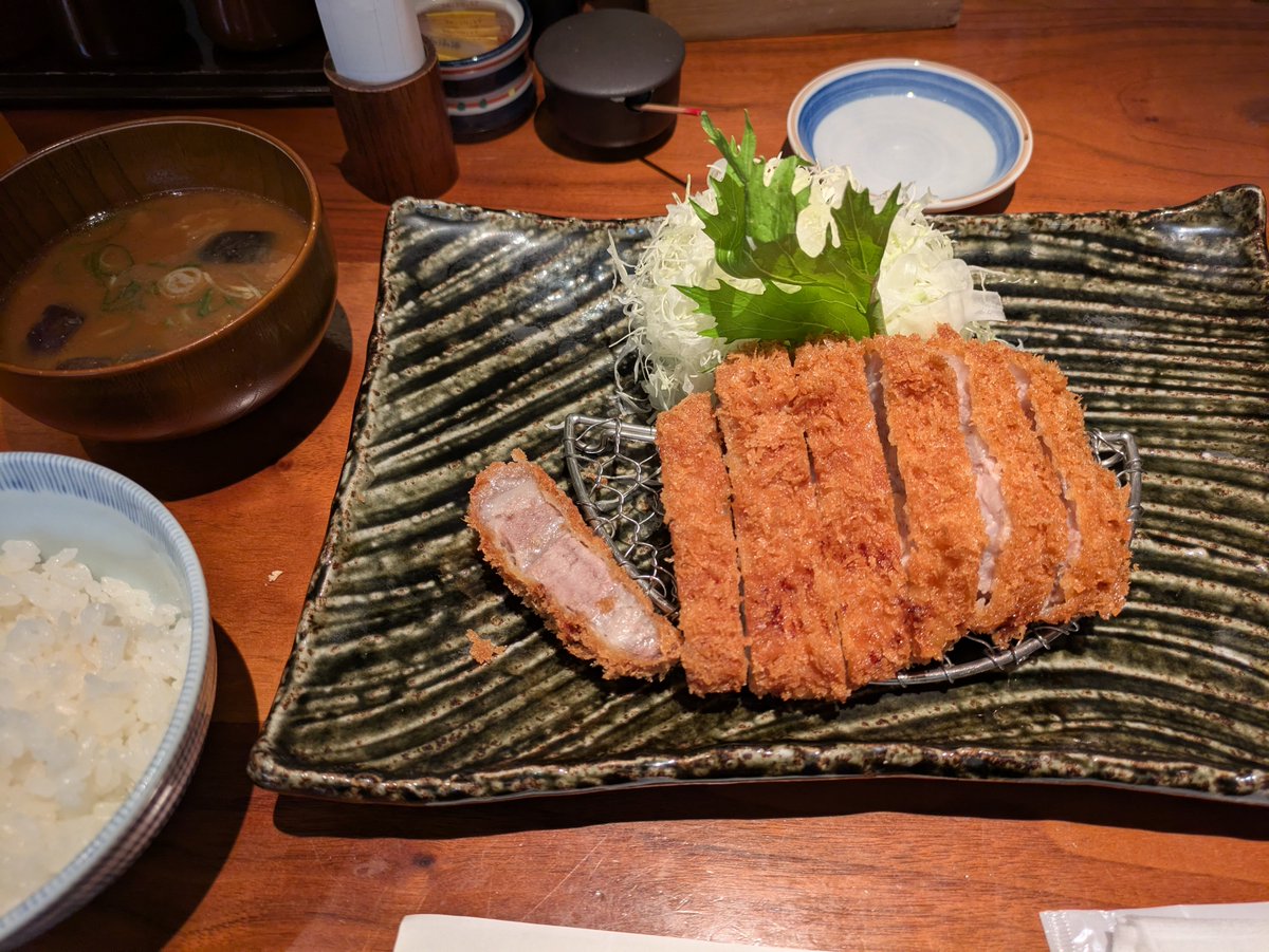 rigelkun2525's tweet photo. とんかつ食ったけど過去1で美味くて草w https://t.co/iWaq4JOFOU