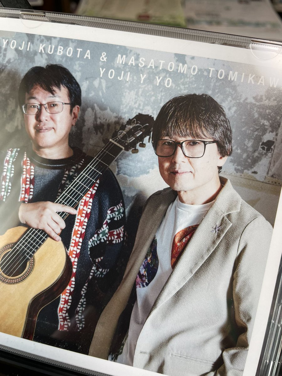 tommig0715's tweet photo. 音の美しさは、足し算ではなく引き算の先にある。

今年もLa Bella Stringsから1年分の弦が届きました。感謝！
 『あなたとわたし』『ヨウジとわたし』のレコーディングでも使ったLa Bella 2001は、良い意味で癖がなく、色がない弦。 だからこそ楽器そのものの鳴りや、本来の音色、タッチの繊細さを素直に引き出してくれる。 録音の現場で本当に信頼している弦です。
今年もこの弦とともに、音楽を形にしていきます。 #LaBellaStrings #LaBella2001 #クラシックギター
