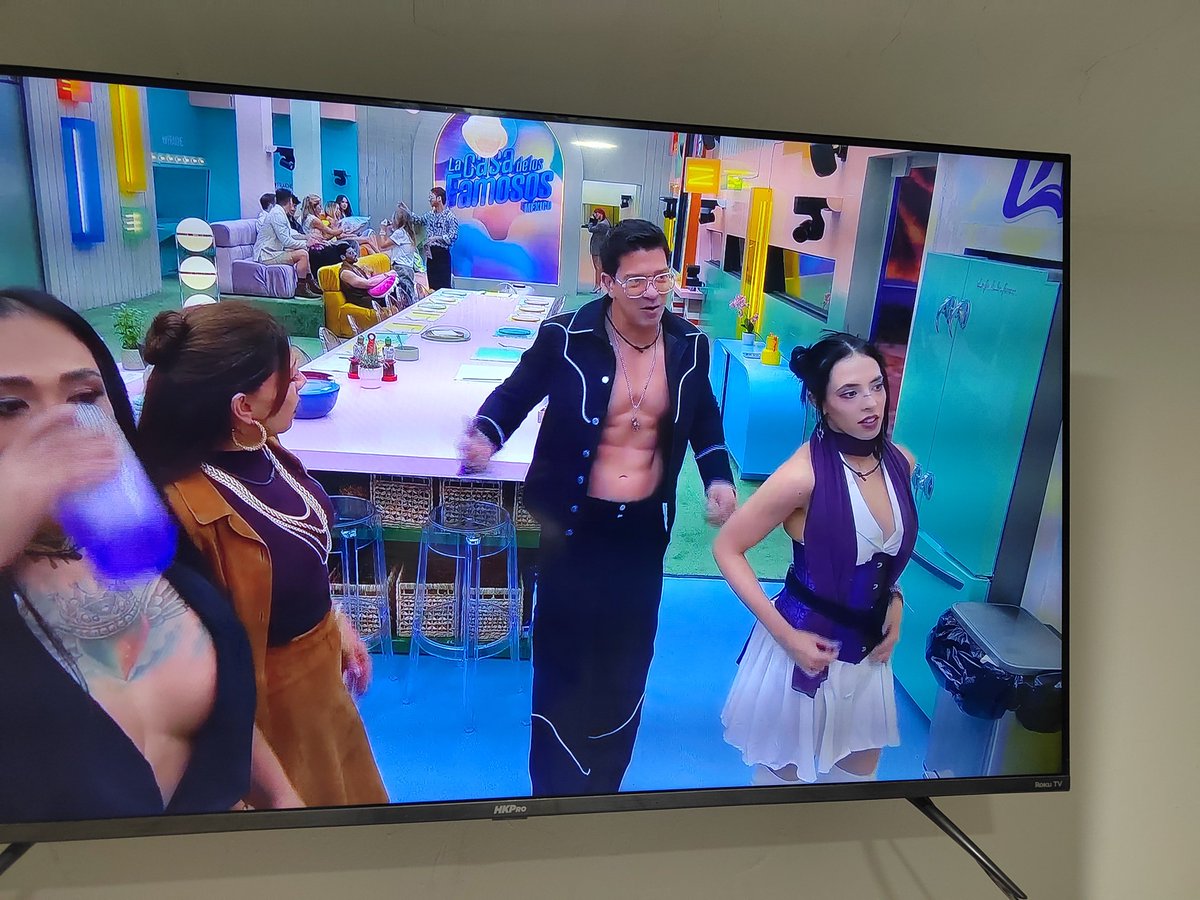 kechabocha's tweet photo. Aranza con el look de choso y el abdomen de Yahir todo qué ver!! 🔥🔥 #LaCasaDeLosFamososMéxico #lcdlfm4 #LaCasaDeLosFamososMéxico4 https://t.co/5KxPDABn6H