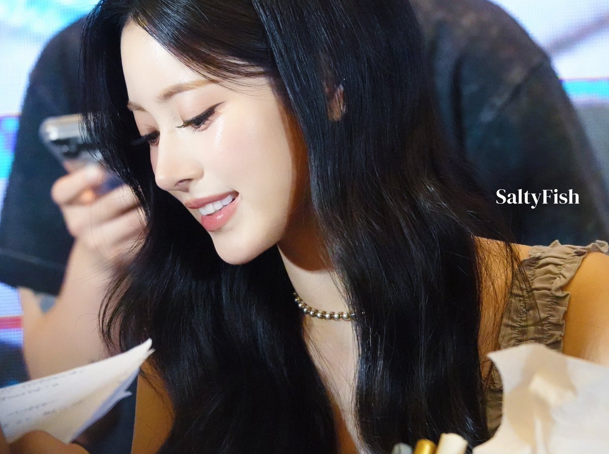 SaltyFish430800's tweet photo. 20260726 Shanghai
💝
#MEOVV #미야오 #ANNA #안나 https://t.co/Qz70ZBoB7Z