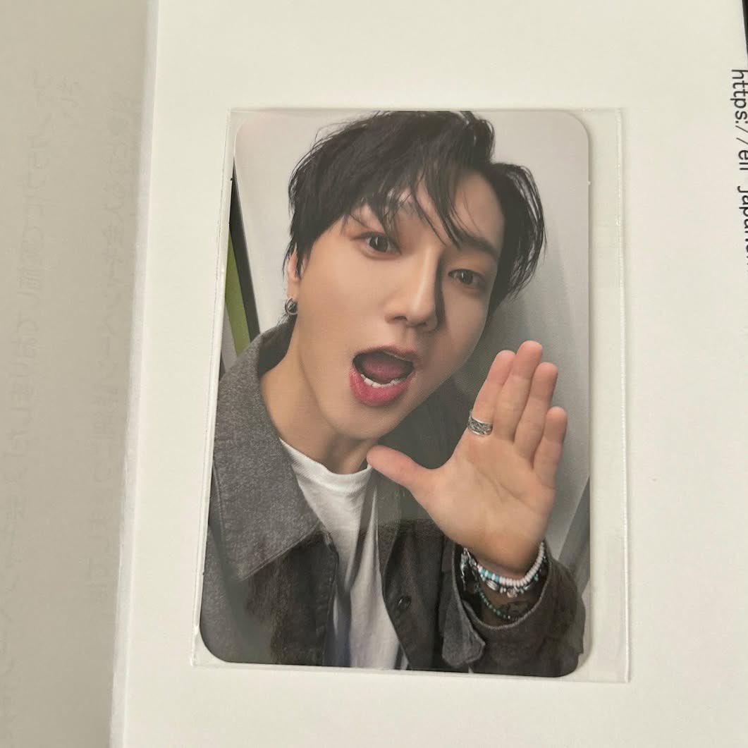 yesungiedf's tweet photo. Yesung ELF japan benefit photocard!!! HELLO??? Why is he this handsome?!😭

©️chauluve https://t.co/6147sncmCM