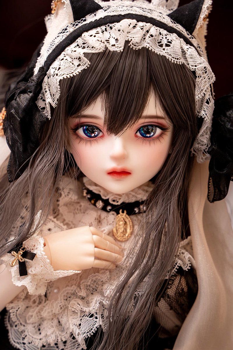 alice_amethyst's tweet photo. #公式写真とうちの子並べようぜチャレンジ
縦横合わせるために再投稿
公式の可愛さはずっとずっと越えられない壁として私の中にある… https://t.co/k63SNZDIvK