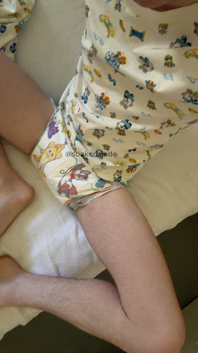 SoakedSlade's tweet photo. Nap time hehe 
Pj’s: @LittlesDUnder 
Diaper: @ABUDiapers 

#abdl #diaperboy https://t.co/LrWslB4GlN