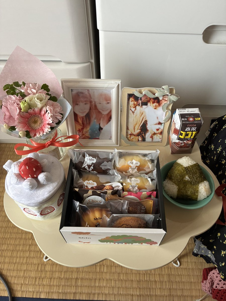 charmy0531's tweet photo. 今年も少しだけどお供えした🙏
そしてお経もあげたよ🙏
今日で5年。
早いね。
あの時支えてくれた人たちには今も感謝してるよ😊
ありがとう🙇‍♀️

来年は7回忌だから大阪行かないと🙏

今度生まれ変わってきた時は
必ず幸せになるから
安心して生まれ変わってくるんだぞ😌
大切な妹へ♡届け🙌 https://t.co/ctoZe9krdK