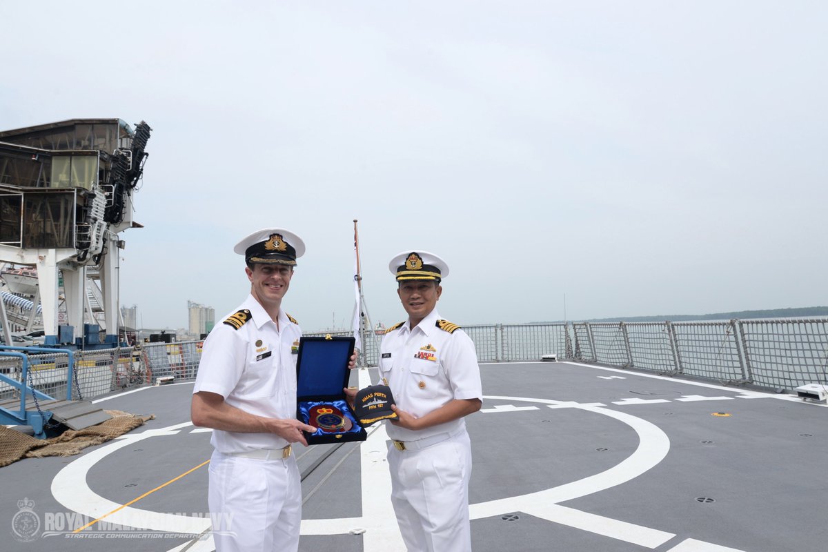 tldm_rasmi's tweet photo. Selamat datang HMAS PERTH! Ketibaan kapal milik Tentera Laut Diraja Australia pada 29 Julai disambut delegasi TLDM yang diketuai oleh Pengarah Audit dan Integriti dari Bahagian Inspektorat Jeneral bersama wakil Kedutaan Australia di Malaysia.
Lanjut: https://t.co/uGqFJO2MvP https://t.co/AHd5VR796h