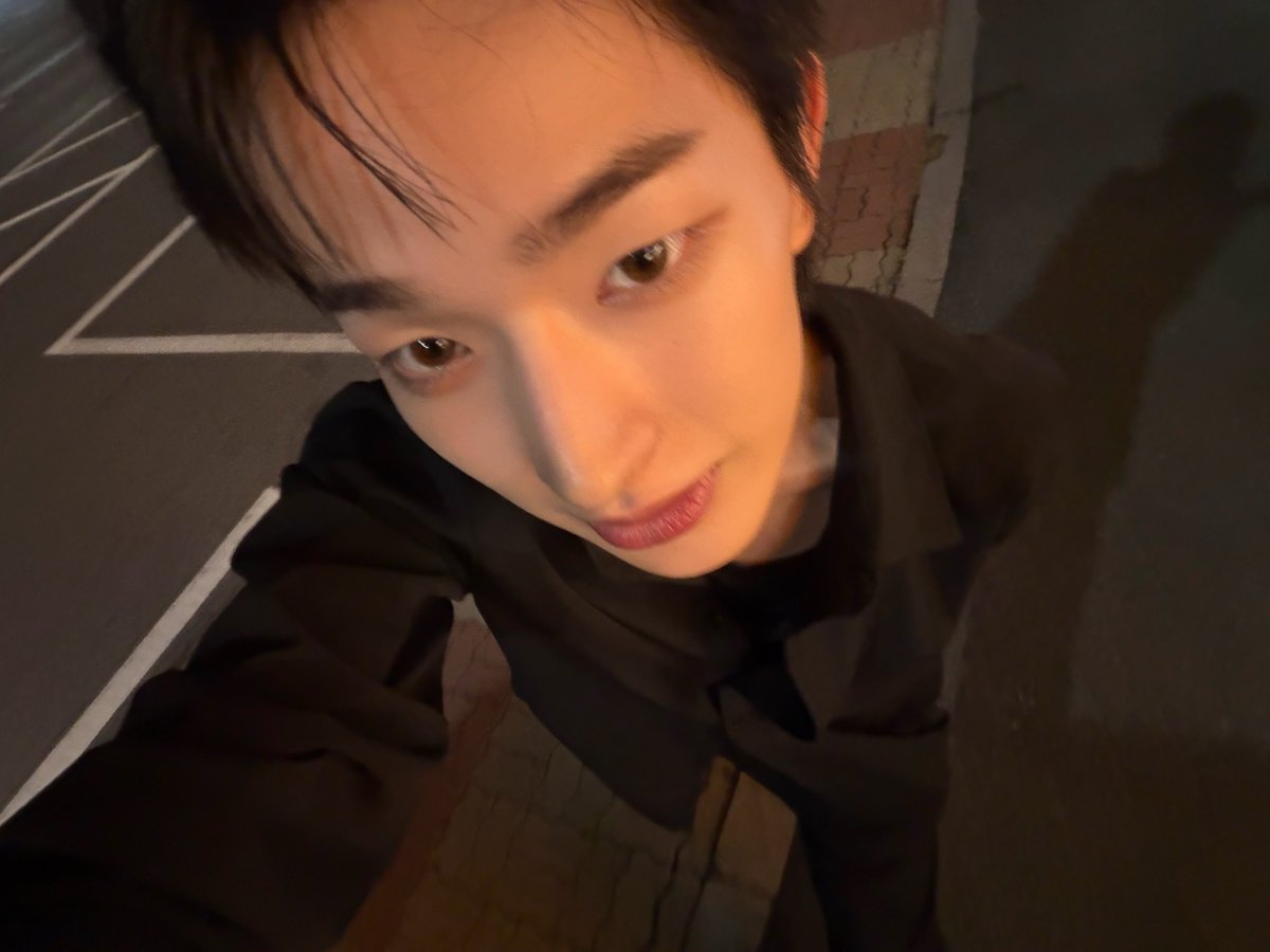 119ve_s2's tweet photo. 오자마자 셀카먼저 보내주고 모야왓어~
이러는데 왤캐 코여운거니,,,, https://t.co/Ri2pKNFWrw