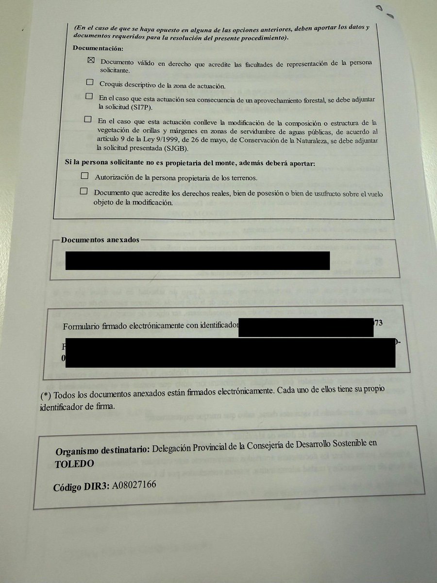 Alviseperez's tweet photo. 131 días para autorizar limpiar  280 metros de monte: la Junta de Page contestó el 29 de julio y prohibió tocarlo hasta octubre

Un agricultor de Mesegar de Tajo (Toledo) pidió el 20 de marzo desbrozar zarza en una finca ya quemada en 2024. La resolución llegó con la temporada de incendios en su punto álgido.

La burocracia no te deja limpiar el monte en Marzo y te fuerza a hacerlo en verano con el riesgo de incendios que eso supone, tal y como se ha demostrado.

La burocracia elefantiásica y la Agenda 2030 matan.