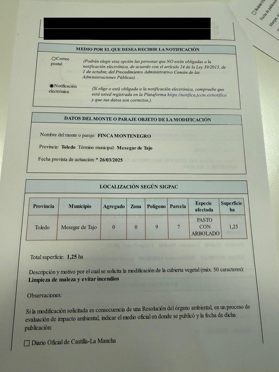 Alviseperez's tweet photo. 131 días para autorizar limpiar  280 metros de monte: la Junta de Page contestó el 29 de julio y prohibió tocarlo hasta octubre

Un agricultor de Mesegar de Tajo (Toledo) pidió el 20 de marzo desbrozar zarza en una finca ya quemada en 2024. La resolución llegó con la temporada de incendios en su punto álgido.

La burocracia no te deja limpiar el monte en Marzo y te fuerza a hacerlo en verano con el riesgo de incendios que eso supone, tal y como se ha demostrado.

La burocracia elefantiásica y la Agenda 2030 matan.