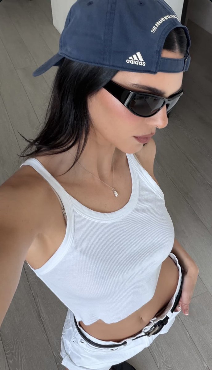 daylightblue14's tweet photo. Hehehe Kendall??🧢 https://t.co/d9sbHtuVLJ