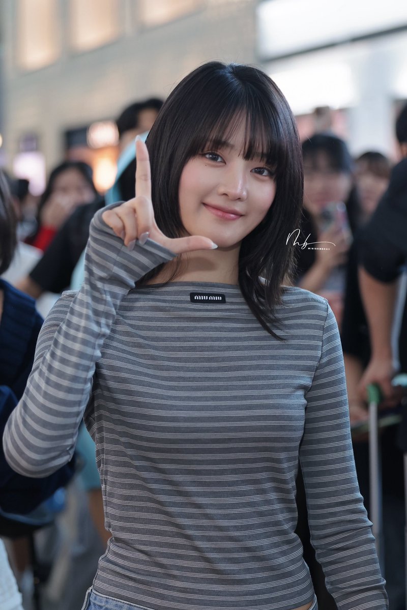 minibomb0311's tweet photo. 260730 민니 ❤️❤️❤️

Safe flight 🥹

#IDLE #아이들 #민니 #Minnie #มินนี่ #ミンニ https://t.co/sUPsB88y08