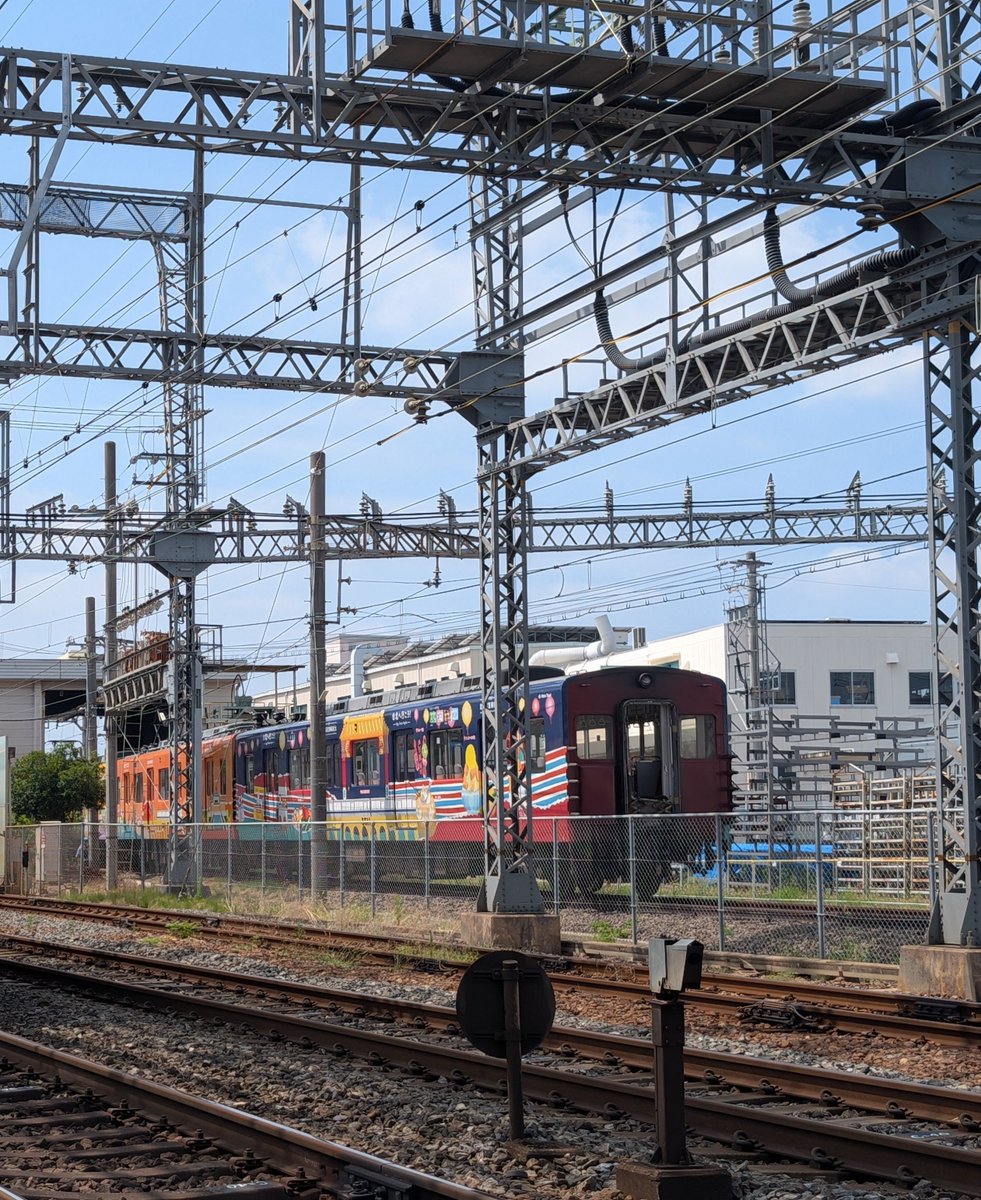 expresstrain53's tweet photo. DF11の中間運転台
 #5800系
 #高安車庫 https://t.co/tPfCvvGWI3