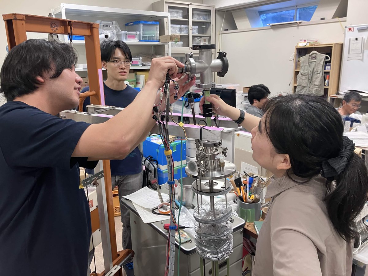 philab_'s tweet photo. 大阪大学RCNPにて、中性子ビーム実験に向けた磁場閉じ込めの開発実験を行いました。

超伝導技術を活用し、実験に向けた開発を進めています！

#名大  #ファイ研  #超伝導 https://t.co/hvC4De7khB