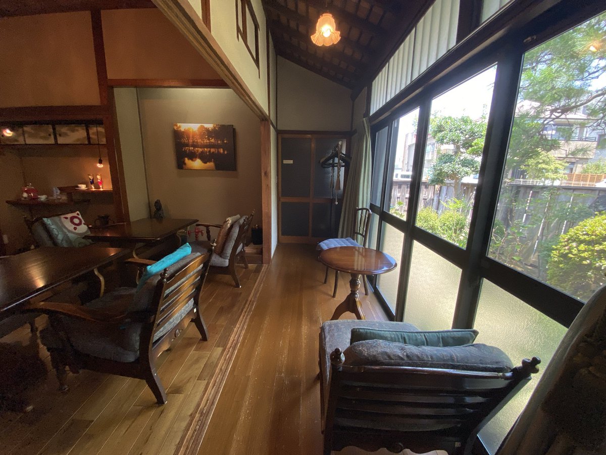 numbbump's tweet photo. 理由もなく生きるのに疲れてしまって途方に暮れていたけど、はじめてきら古民家カフェが貸切で静かでとても癒されている

寝れそう https://t.co/647zIeHey2
