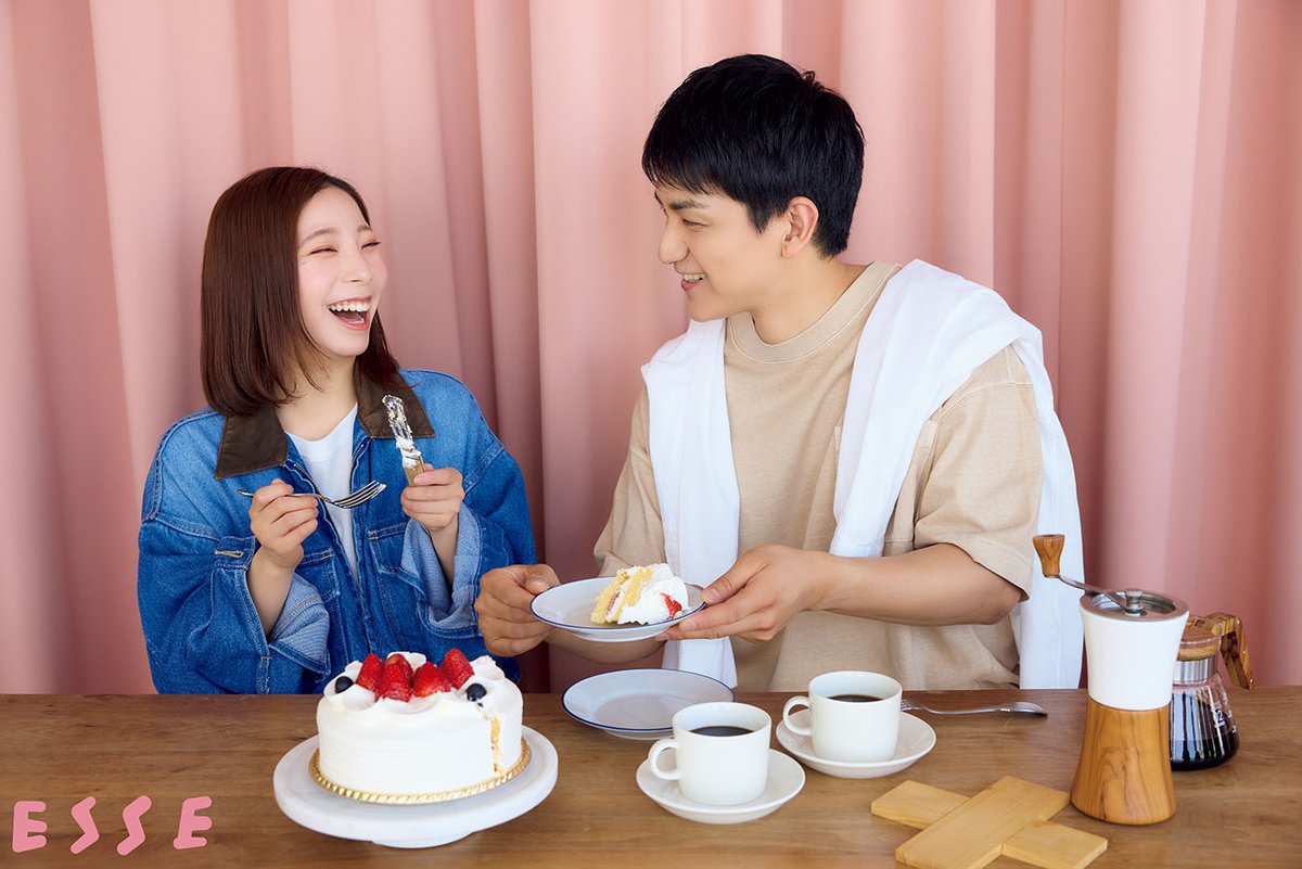 modelpress's tweet photo. “りくりゅう”三浦璃来＆木原龍一
カナダでの暮らし・お互いの素顔語る📝

「ESSE」表紙＆インタビュー初登場✨
https://t.co/Wxg7HtDxze

“お疲れ様会”テーマの撮り下ろし写真＆
懐かしい結成当時の写真公開📸 https://t.co/INE9EzQL0O