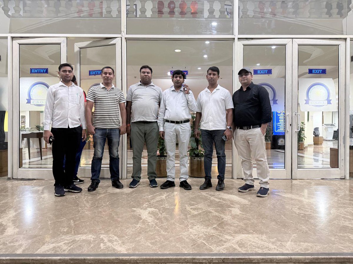 bppalgayak's tweet photo. आज दिल्ली में शिष्टाचार भेंट 
Resp, Ram Pratap sir #ISS officer 
Resp, amaresh bahadur sir #ISS officer 
Resp, Devi Prashad sir #IAS officer 
Resp, himanshu sir #Health ministry 
B P Pal  Bhojpuri folk singer, https://t.co/UUEkPO1kIU