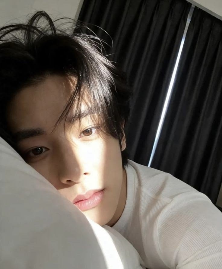 SeduhGeorge's tweet photo. @SeduhJongseong https://t.co/c5GR6zJSf8