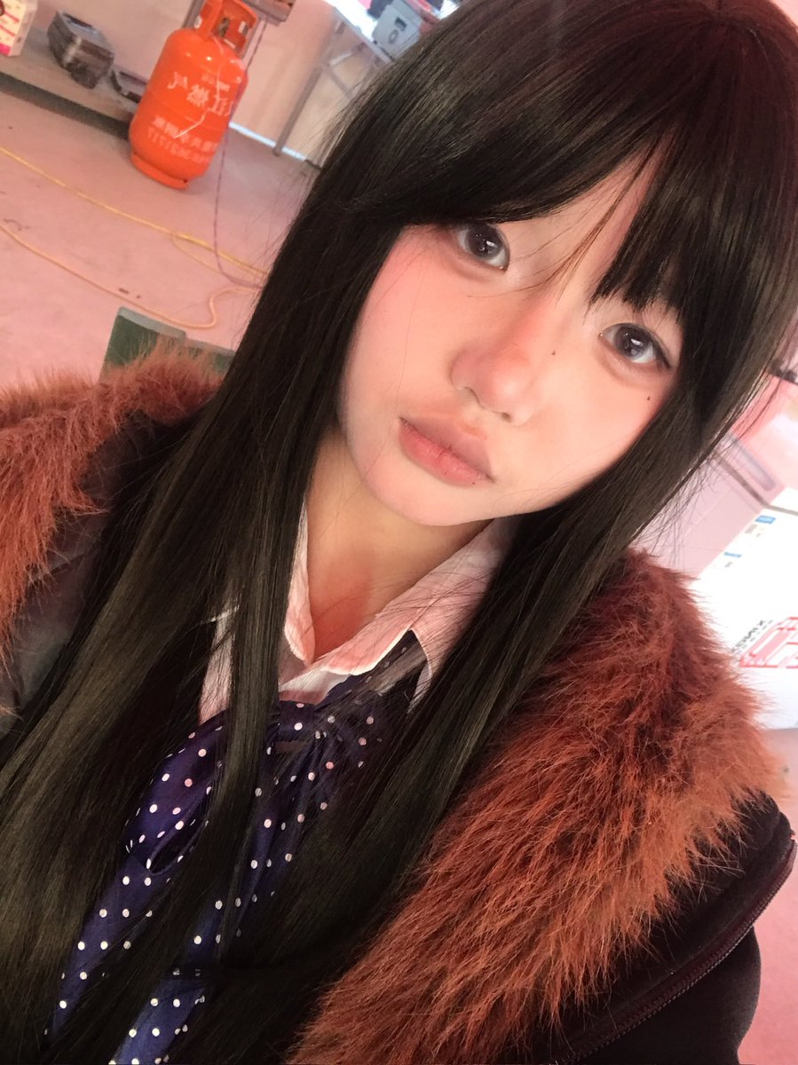 Jasmineaas's tweet photo. 同一天拍的 https://t.co/vA2nwvrgFx