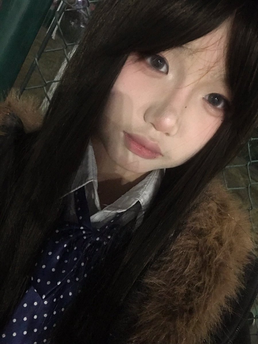 Jasmineaas's tweet photo. 同一天拍的 https://t.co/vA2nwvrgFx