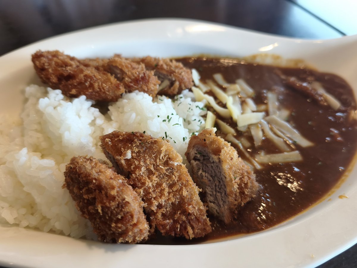 Noel_Salinvan's tweet photo. チーズカツカレー https://t.co/esG1ZLpH1i