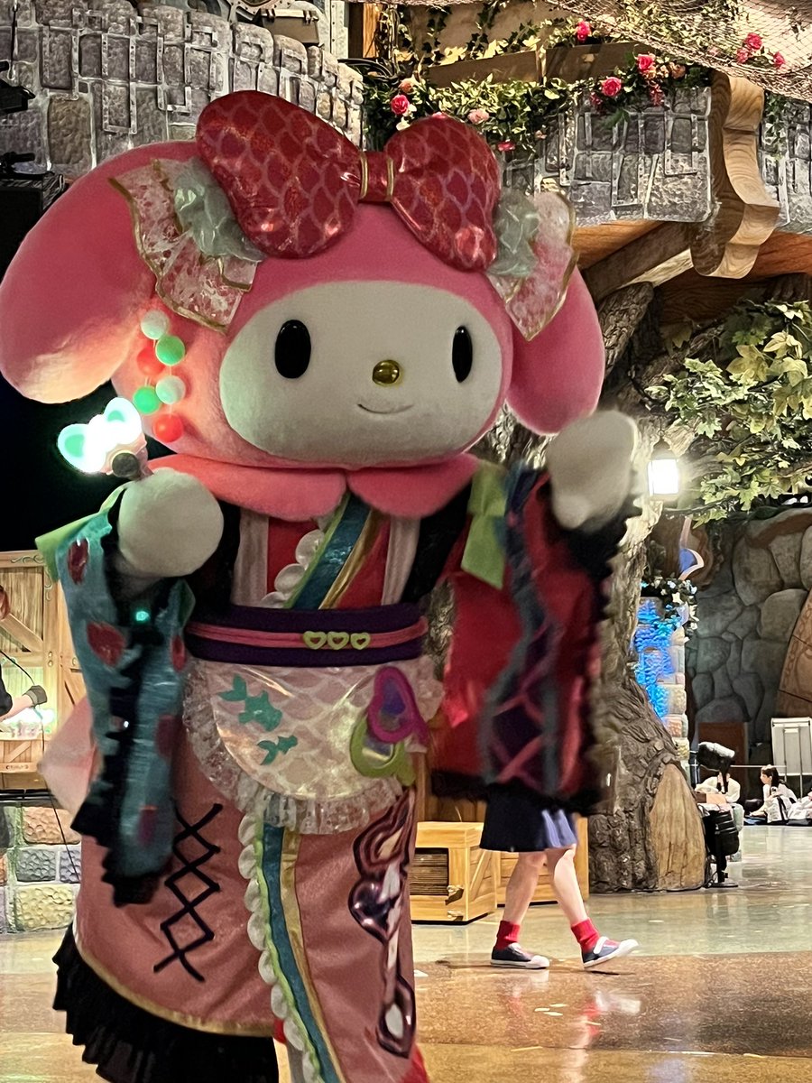 aibaaruX's tweet photo. ウン十年ぶりのピューロランド✨
パレードで踊る嫁に感激( ᵒ̴̶̷̥́ ⌑ ᵒ̴̶̷̣̥̀ )💖
 #サンリオピューロランド https://t.co/4XQNXmnITC