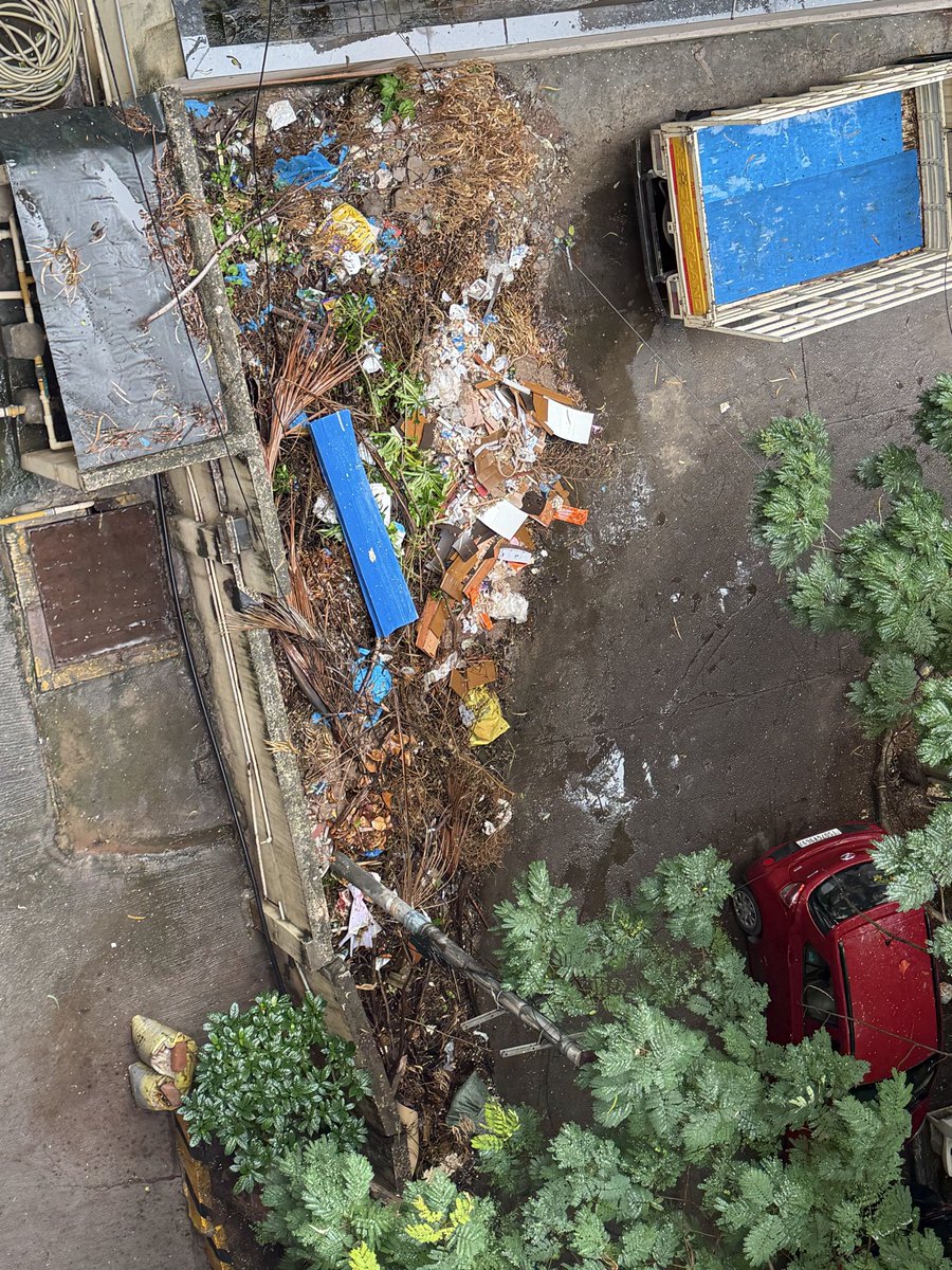 MalooVinay's tweet photo. @SwachhBharatGov Beside Sindhi Colony Ghmc park, PG road, Secunderabad 500-003
Telangana 

#Swachhbharat https://t.co/OlDPa429lG