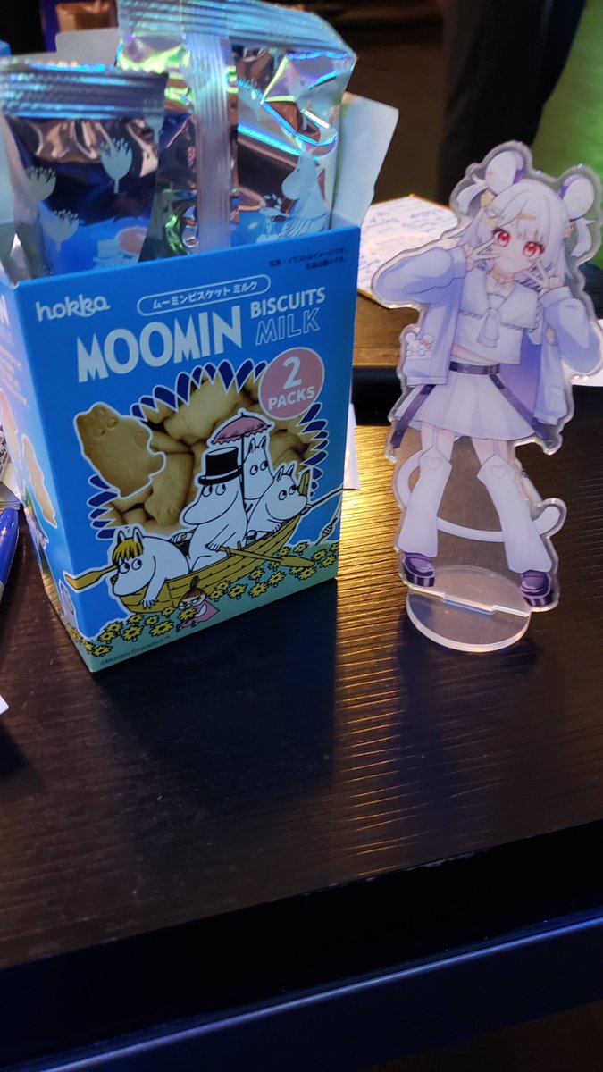 Nice__Hat's tweet photo. Almost didn't post because it's so blurry, but I wanted to say thanks to all the dormmies who put together the cheese check in event. It was a lot of fun and I got to see so many dormies while I was there. 
#mimimite https://t.co/kzsShvgBR3