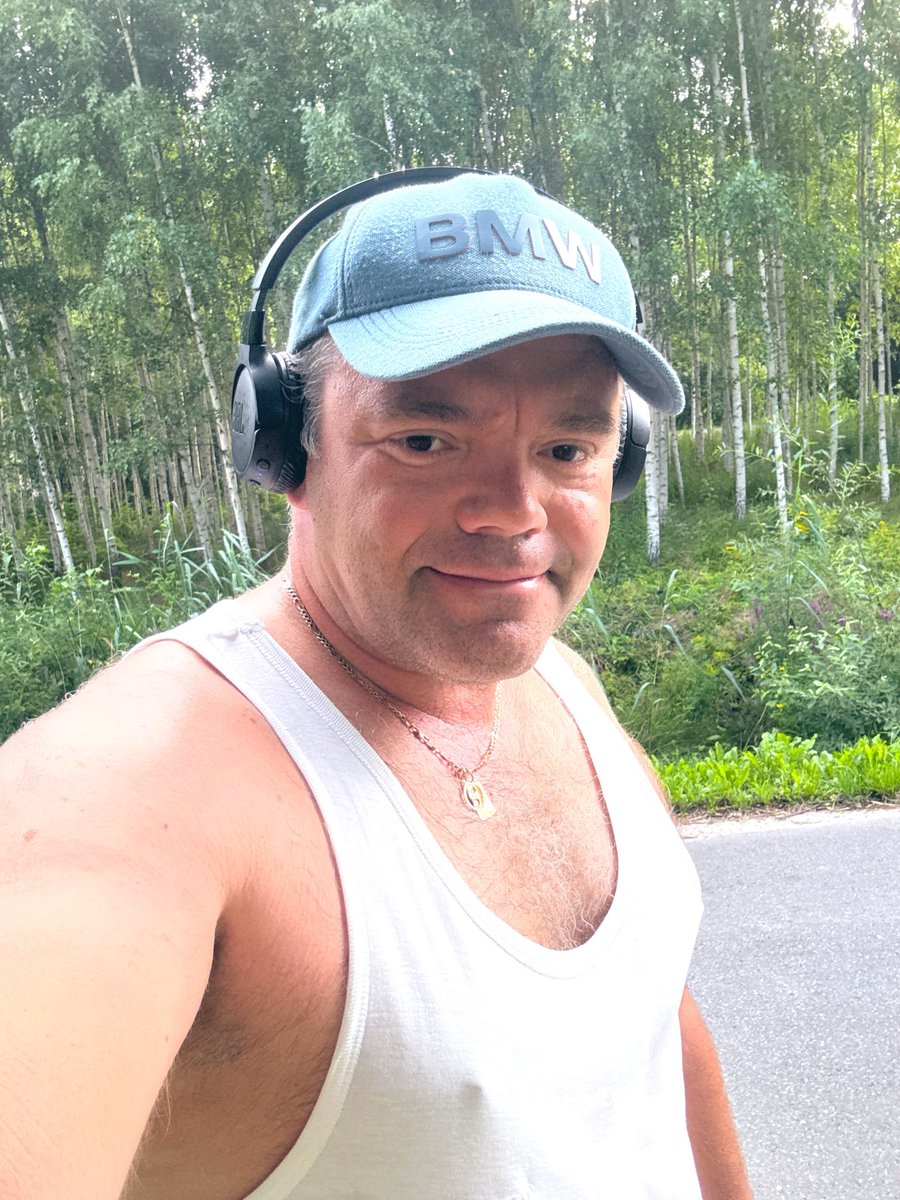 EmilsJakrins's tweet photo. Lielisks, vieglas miglas, ikrīta skrējiens🏃#4kmRun #TeamJakrin #LetsRun https://t.co/wPmaE5BaUS