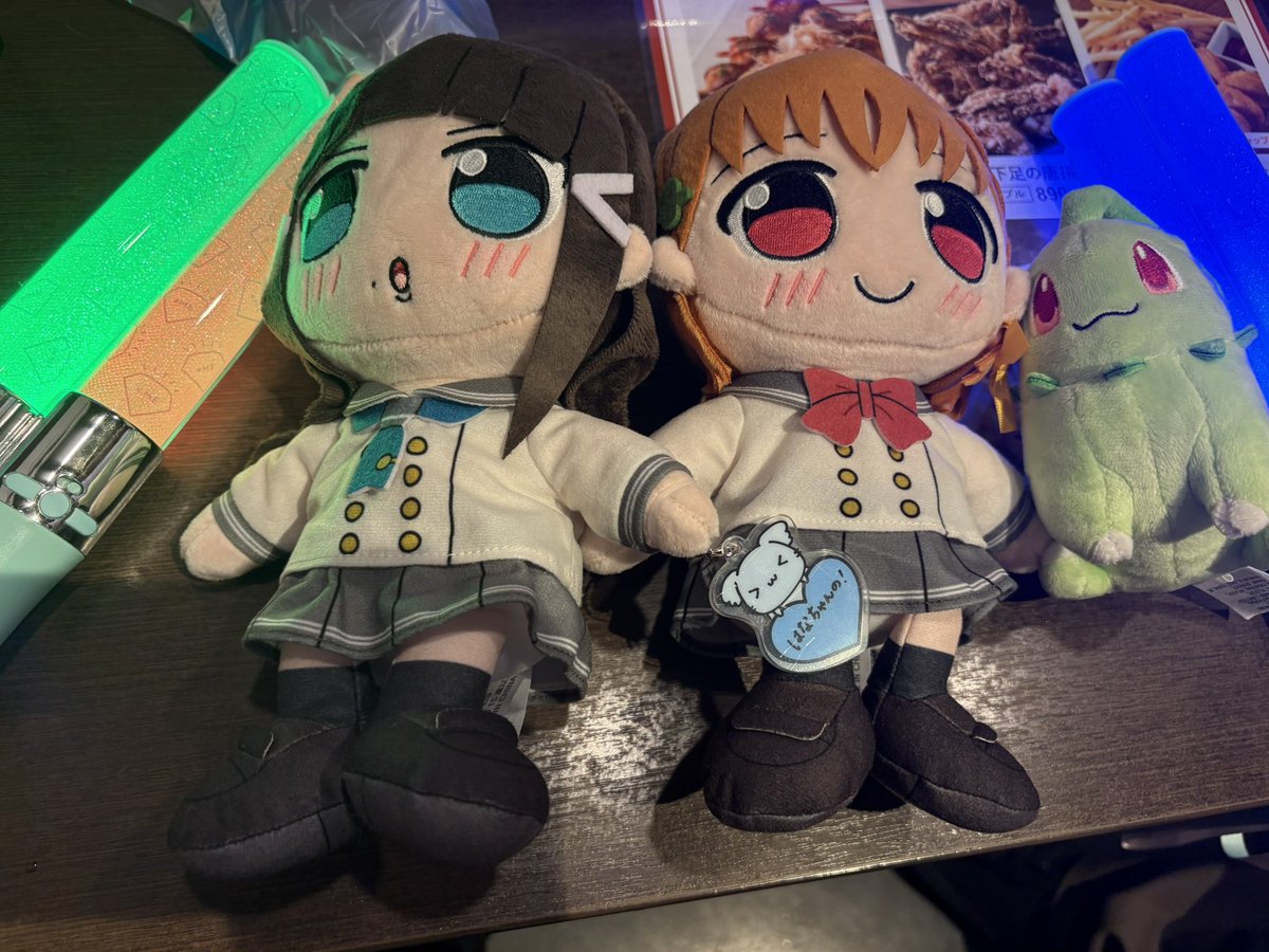 Frelia615's tweet photo. ラ研のいみー支部カラオケ https://t.co/Xsqvi8G0Wc