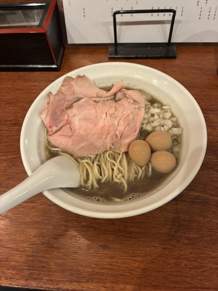 miyano0829's tweet photo. 一杯目注文
↓
うますぎて和え玉あるのについつい完飲
↓
濃厚版を追加注文
↓
和え玉と合わせて完飲
↓
とてつもない睡魔 https://t.co/DV2gftfEk1
