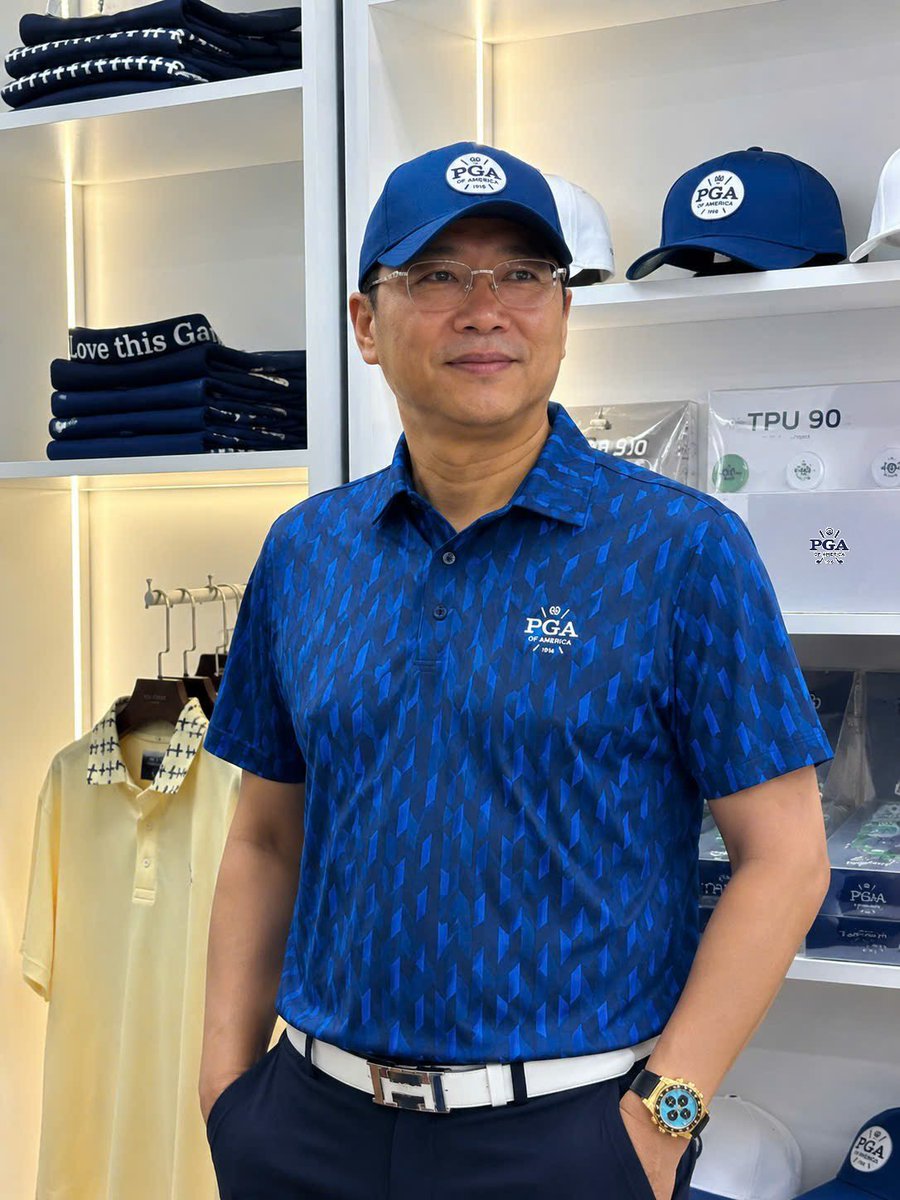 JGGOLF_VN's tweet photo. 1️⃣ STYLE
2️⃣ CONFIDENT
3️⃣ COMFORTABLE
Golf apparels is very important for a comfortable, confident and ultimately better golfing experience. The right clothing can significantly impact a player's performance and enjoyment by enhancing comfort flexibility and focus!

Phong Cách, Tự Tin va Thoải Mái
Trang phāc golf đóng vai trò rất quan trọng trong việc mang lại trải nghiệm chơi golf thoải mái, tự tin và hiệu quả hơn. Trang phāc phù hÿp có thể tác động đáng kể đến hiệu suất và niềm vui của người chơi thông qua việc tăng cường sự thoải mái, linh hoạt và khả năng tập trung.

https://t.co/DUckMmKvQn