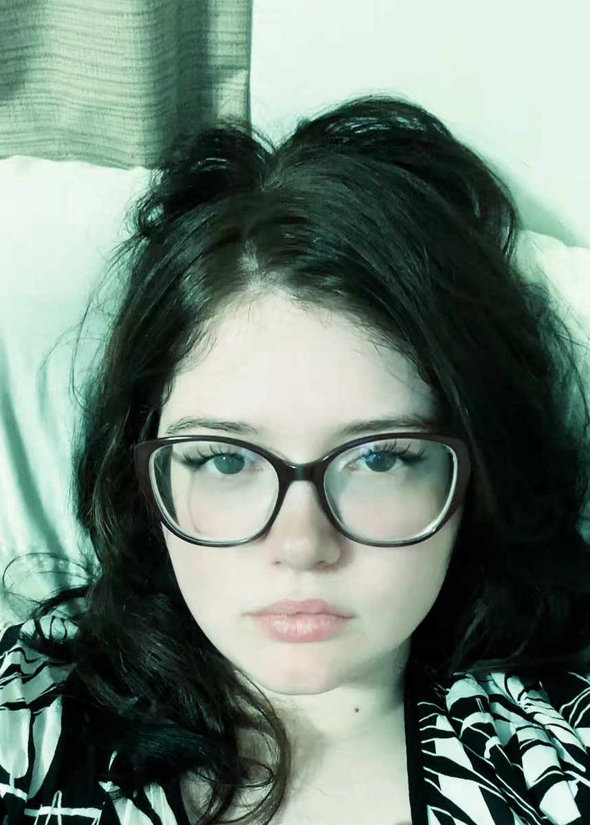 Skrunk_'s tweet photo. a girl just wants to sit around, look pretty, play games, and get sent money. is that so much to ask? Especially when i look like this

Findom finsub domme sub humanatm paypig  owner 🤭 https://t.co/eVgCM5WDmo