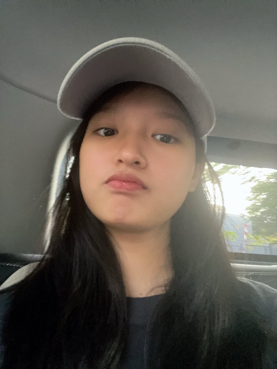 Elin_JKT48's tweet photo. #Thefaday 💛 https://t.co/SanVYMn9Bh