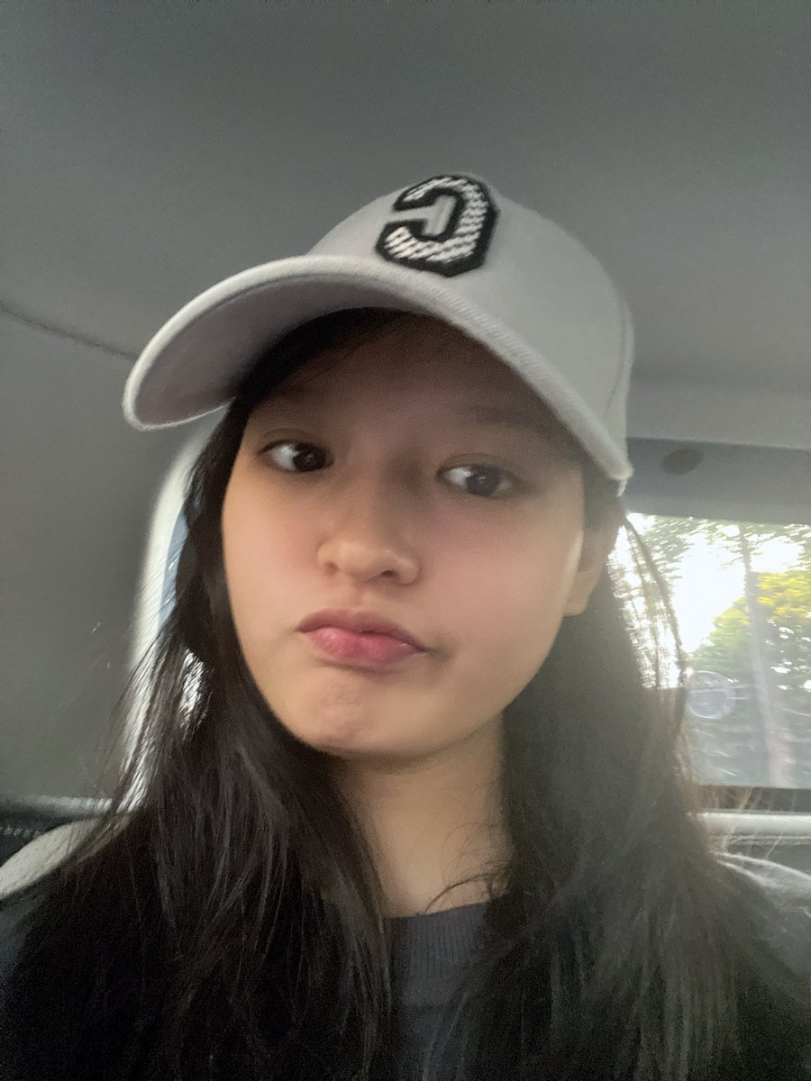 Elin_JKT48's tweet photo. #Thefaday 💛 https://t.co/SanVYMn9Bh