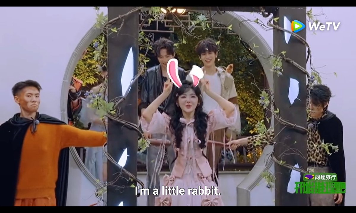 ekasks's tweet photo. keyu, yuning and linghe enjoying the show lmaoooo

liu yuning even egged her to promote #APartOfMe 🤣 thanks ning ge! https://t.co/2aP165C8gE