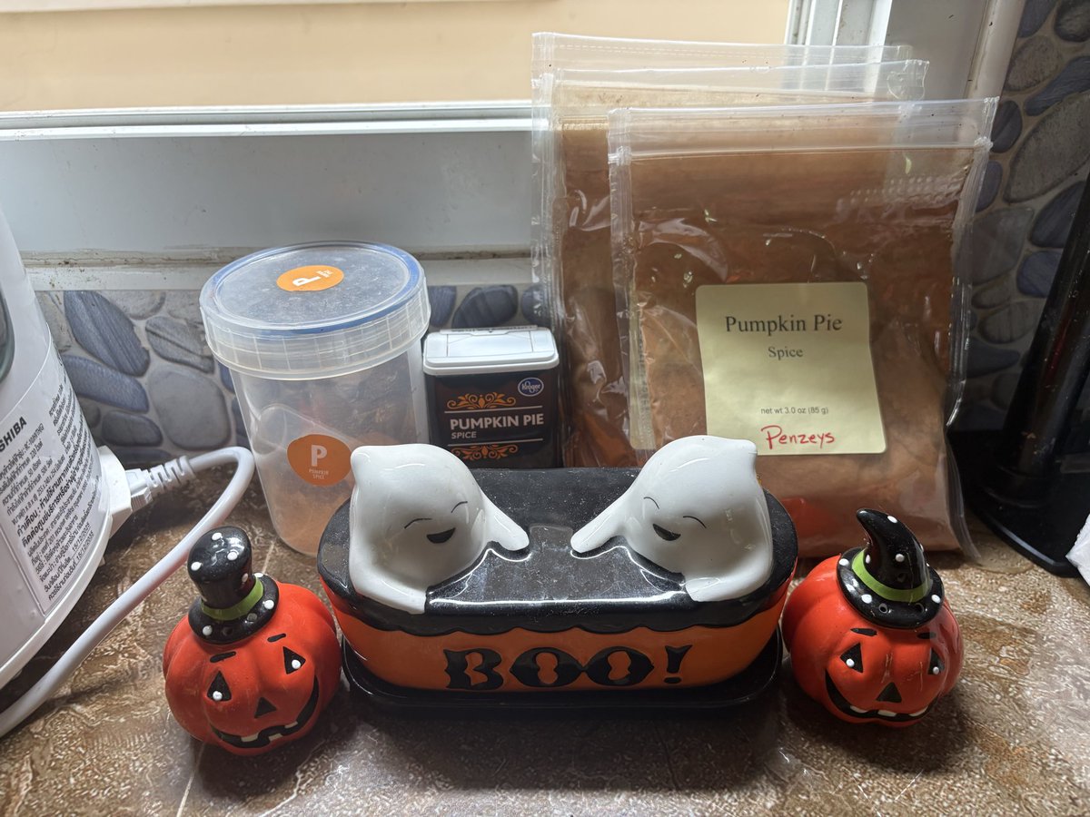 The_Incantation's tweet photo. @jodiekjodie I don’t have any glass but I have lots of ceramic ones. My house is full of Sleepy Hollow and Halloween stuff. Here’s a tiny sampling in my kitchen. https://t.co/cICYs7XHE7