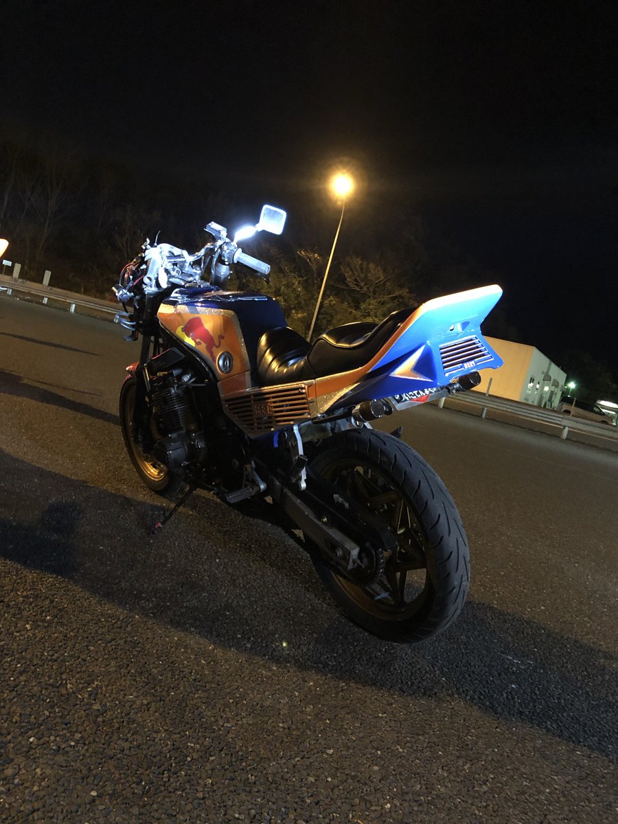 forza_cbr's tweet photo. ワイのCBRのRedBull外装って今どこあんのやろ https://t.co/upxy8towSh