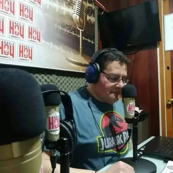 MilkoPalma's tweet photo. Capitulo 187 de Cinecritica conducido por el periodista y locutor Milko Palma Campos por Radio https://t.co/WmTTGx52xO
https://t.co/NvDrj96oJ1 https://t.co/IoMDcjZbbT