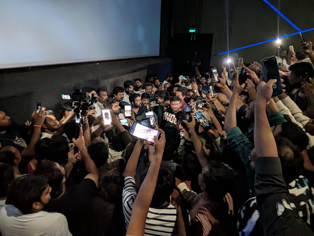 Kiran_Abbavaram's tweet photo. About Last day ☺️. Thank you all for your love ❤️🙏
Nellore , Ongole, Guntur , Vijayawada 
#ChennaiLoveStory https://t.co/mep1FUsmgc