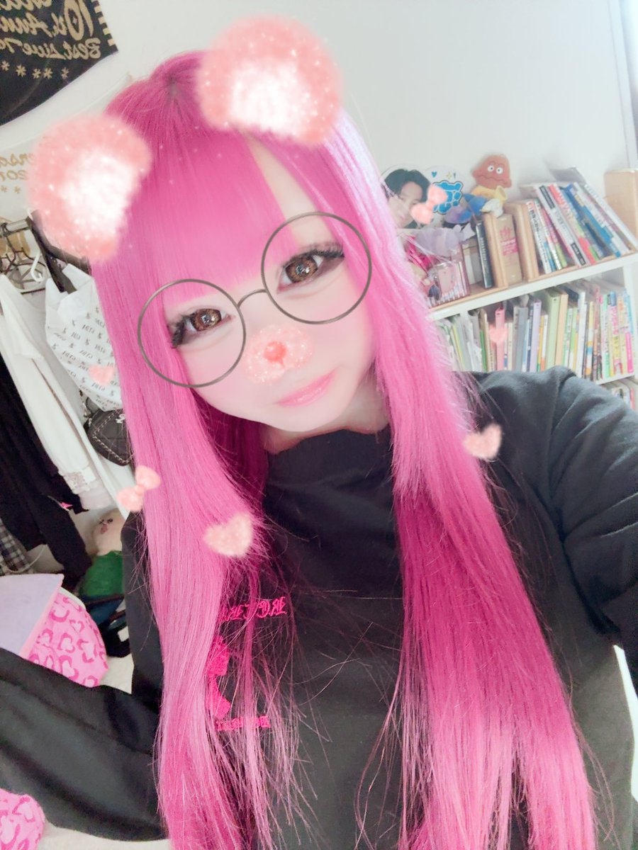 _usgjp's tweet photo. ピンク髪にしてから自撮りが盛れる https://t.co/ryfp0y0WwR