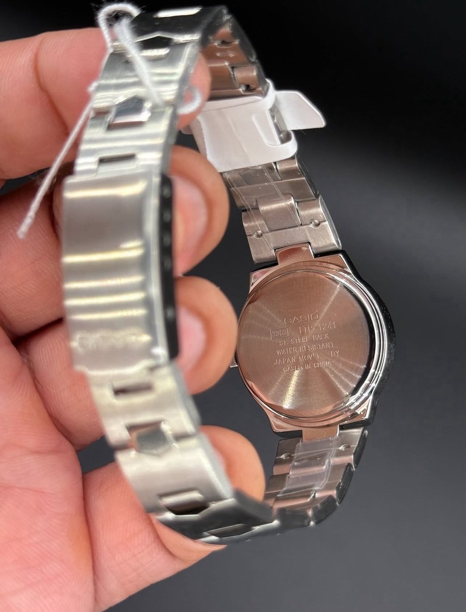 lostdr4ft's tweet photo. JAM TANGAN CASIO PINK ternyata seriesnya cantik-cantik banget, netral tapi elegant✨️ https://t.co/f1MLFLZ1oJ