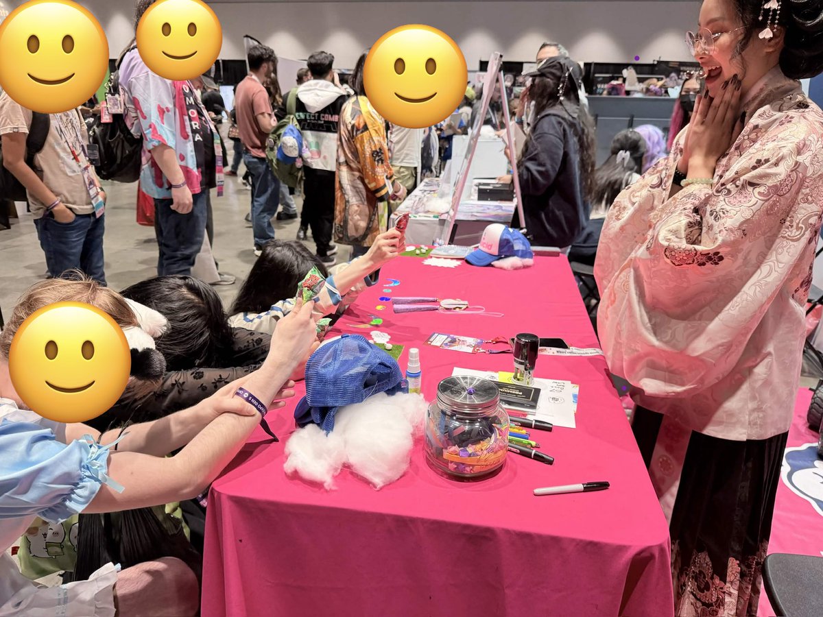 YongYi_VT's tweet photo. *Sappy Post-Offkai Post Incoming*

This was the BEST offkai ever and it was definitely because of my friends.

I am so happy to have met them - new and old. I can never show my appreciation for them enough. No amount of cookies will truly convey my love for them. 

I was so nervous I genuinely had a small cry sesh before my m&g. I changed my hair 3 times and thought about switching my outfit too. But, I worried for nothing because the whole gang pulled up to support me. 

There was a time when someone made me feel 🤏 this smol, but I am truly so grateful to my friends who made sure I would NEVER feel that way again. 

I felt so loved this trip and, despite being tired af, I had so much fun. Thank you for making me feel so special 💜 I’ll see yall next year