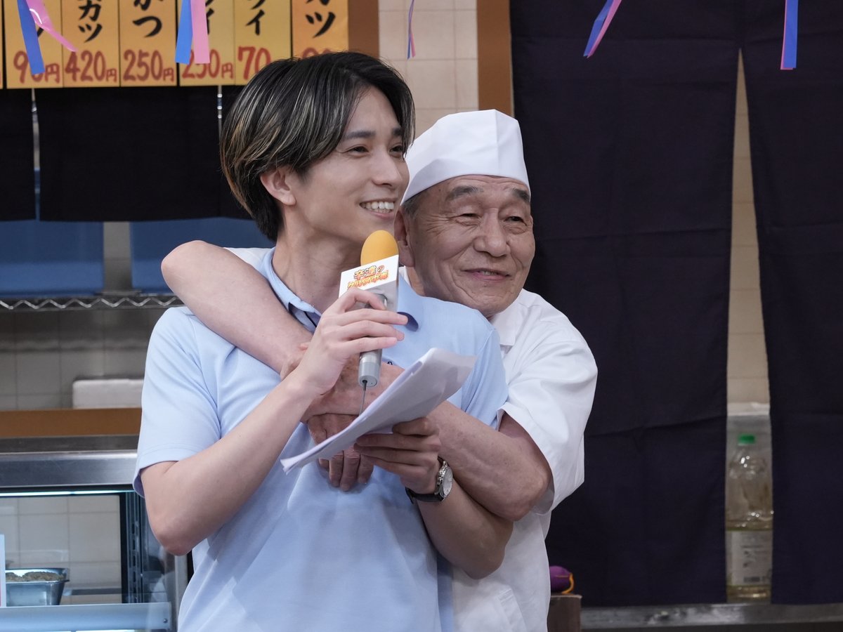 Storm_FILM_'s tweet photo. 📺 #ワロタ！のコントちょい見せ
　 #1｜「スーパーFD HAZAMA」
   ￣￣￣￣￣￣￣￣￣￣￣￣￣￣
リポーターの唐達（#田中樹）は取材のため、錦糸町の老舗とんかつ店「とんかつ 六石」を訪れる。いつも通り遅刻をしているフロアディレクター・HAZAMA（#森本慎太郎）を待っている唐達と「とんかつ 六石」の店主（#笹野高史）だったが、中継開始30秒前にHAZAMAがやっと到着し…。

番組の視聴はこちら
▶︎▶︎https://t.co/iGj68bbugS

番組の感想は˗ˏˋ #ワロタ2 ˊˎ˗ で！