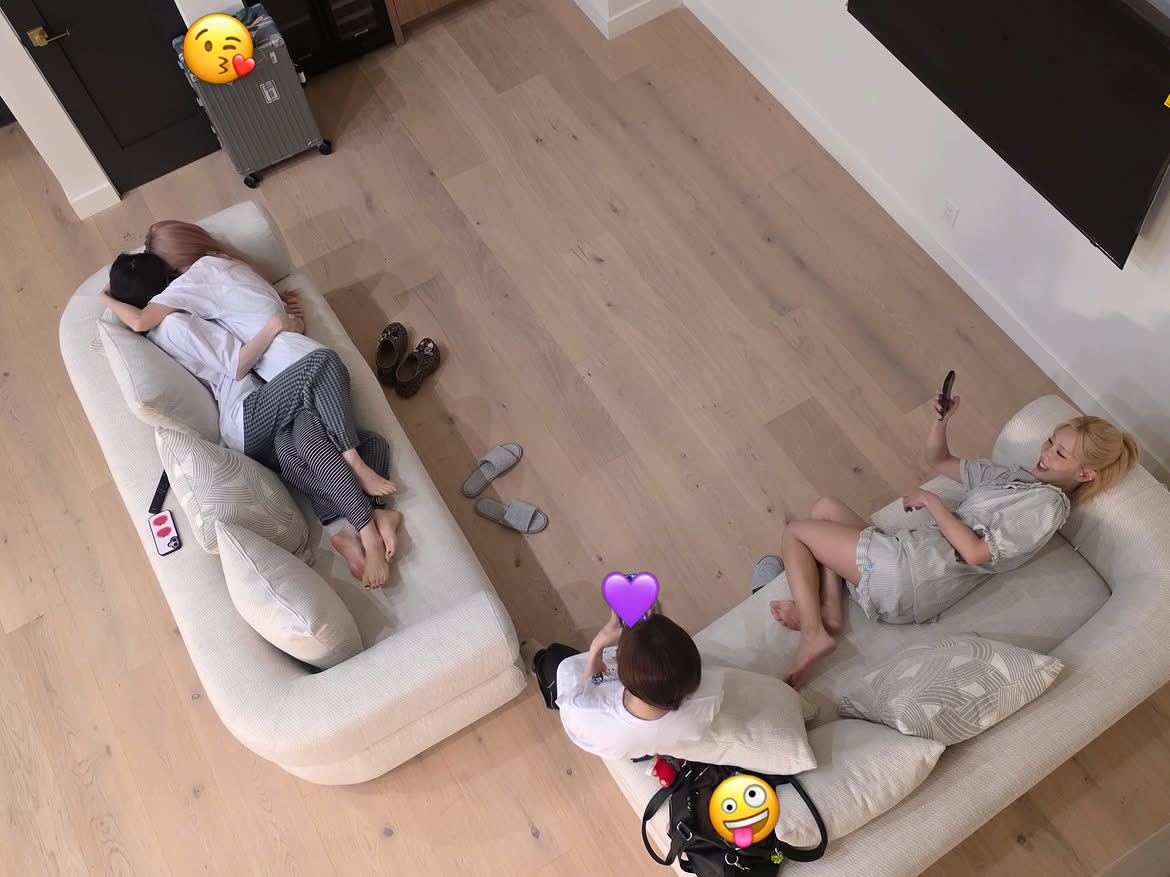 kimlipmedia's tweet photo. kim lip watching heesoul… https://t.co/EngK1lIPvw