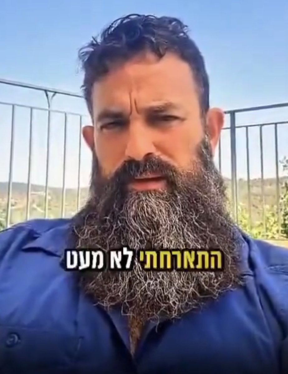 mennyassyag's tweet photo. מבחינת חדשות 13, הלוחם האגדי שנפצע וחזר להילחם כפי שחונך ע״י אביו, עוד לוחם אגדי, לא ראוי לשבת בפאנל לצד כדורגלן עבר בור ועם הארץ, שלא יודע אפילו איפה קבורים אבותינו ואימהותינו הקדושים.
גם עוד מאה מיליארדים קפלניסטים לא יצילו את הערוץ הזה מעצמו! https://t.co/Sb8FjZXaZP