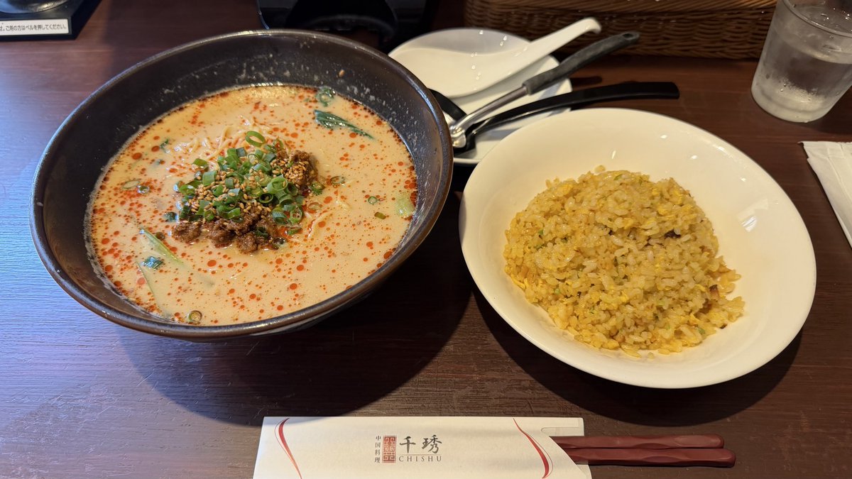 30_SGltd's tweet photo. @kon_roadster 担々麺・チャーハン！今日のお昼ごはん https://t.co/Mc4ZyDA7o9