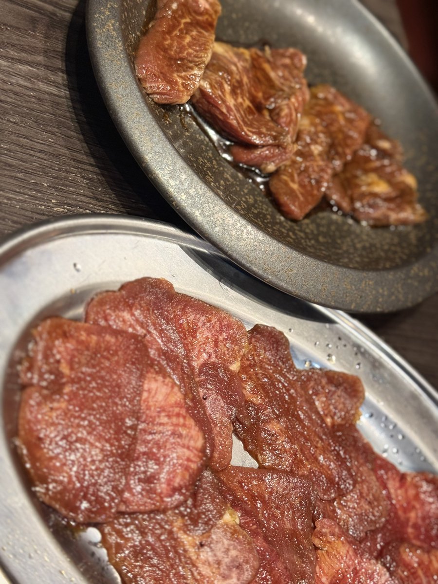 junnuj31's tweet photo. 社長に誘われて肉を焼くなどしております🔥

#えんまる
#守山区 https://t.co/BCT5IIJkCz