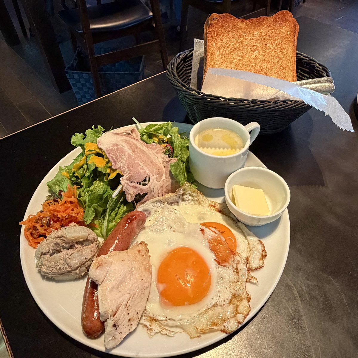 Reoto_roiD's tweet photo. リフレッシュ旅デ軽井沢🌳

自然ト素敵ナ食ベ物ノ癒シ😌

SAWAMURAｻﾝノ朝食、ヨウヤク行ケタ…
トテモ良イ🍳🍞 https://t.co/el7OMniN37