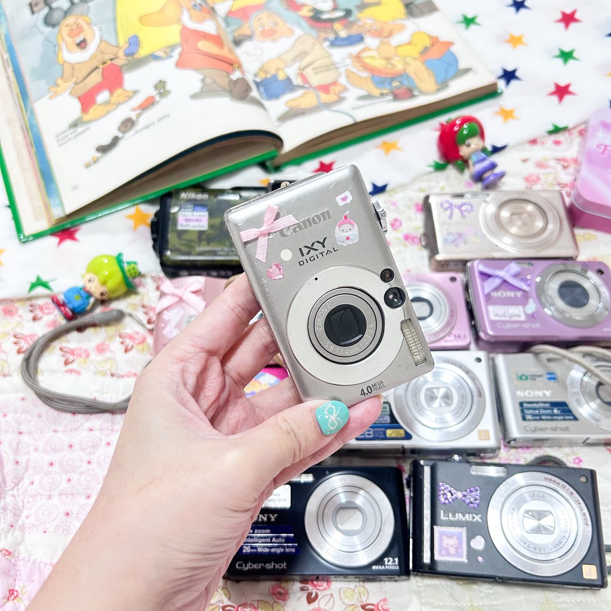 _ggoodgirll_'s tweet photo. Canon Ixus40 รุ่น��ุณขุนพลน้า แฟลชได้ ซูมได้  เต็มระบบ🤩 จึ้งตัวนี้ ใช้ปกติเลย 
ตำหนิ🌈จอย่น+มีรอยขอบจอนิดเดียวไม่ส่งผลกับรูปน้า
สิ่งที่ได้รับ🍒 กล้อง แบต เมม
🐇🌸 2690 รวมส่ง #กล้องดิจิตอลมือสอง  #กล้องดิจิตอลเก่า  #กล้องดิจิตอล https://t.co/sK7ndzLkME