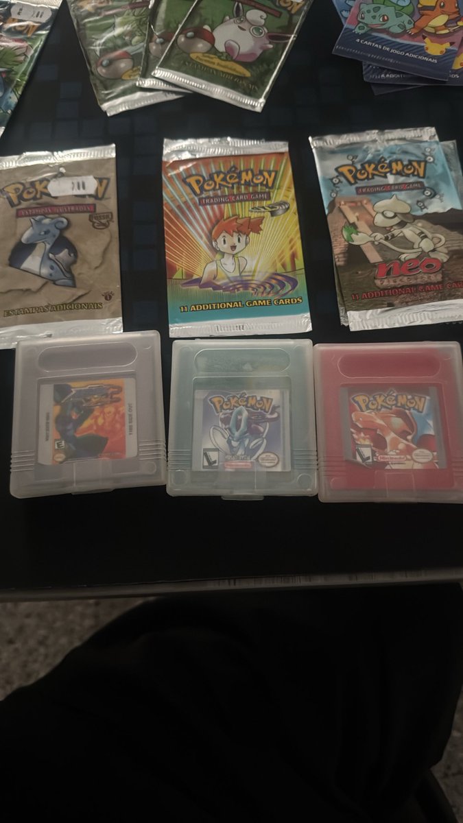 LanzaRomulo's tweet photo. Menção honrosa:

Também estou em posse de meus jogos de #GBC e #GB 

Parabéns Pokémon Crystal!! 25 anos!!! Joguei horrores e vou jogar novamente!! https://t.co/7owNLNS2wi